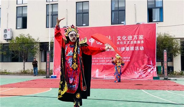 戏曲文化进校园 全校师生享盛宴