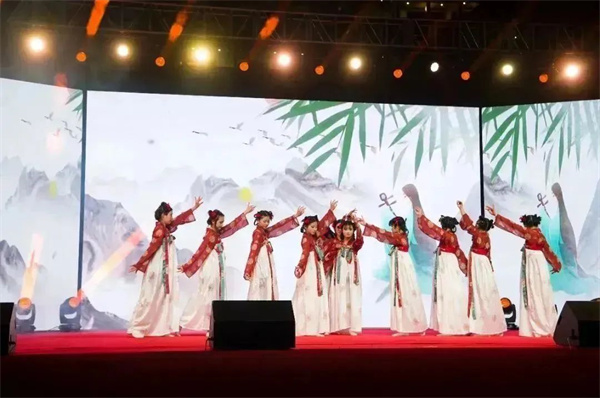 重庆市万州现代信息工程学校2024元旦文艺汇演