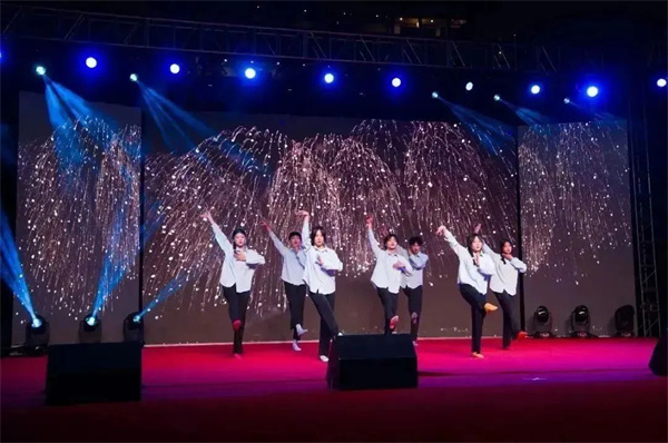 重庆市万州现代信息工程学校2024元旦文艺汇演