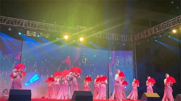 重庆市万州现代信息工程学校2024元旦文艺汇演