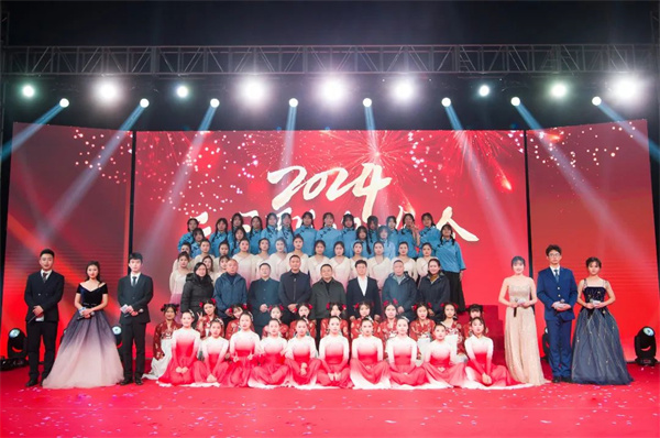 重庆市万州现代信息工程学校2024元旦文艺汇演