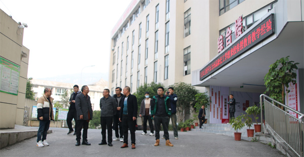 集团办学促均衡 结对帮扶添动能